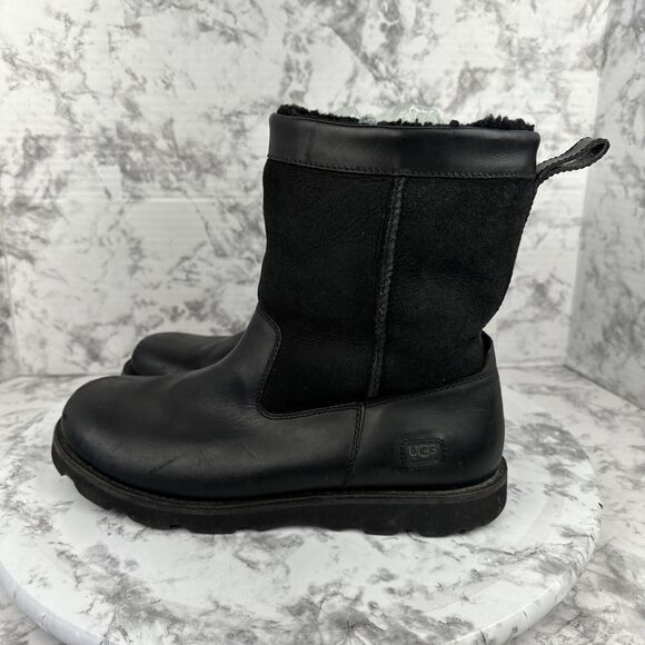 UGG Mens Wrangell Boots Size 8.5 Black Leather Shearing Lined Vibram Lug Sole - Picture 3 of 8